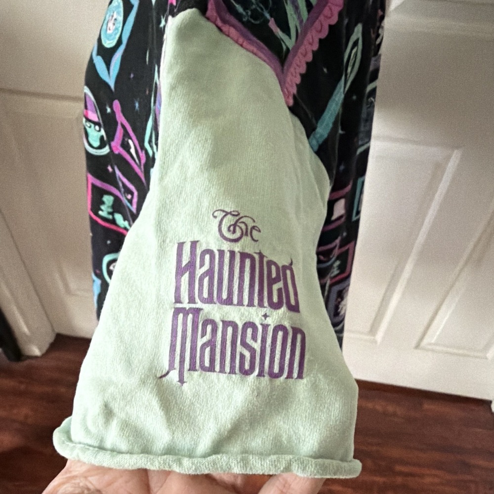 Disney Parks Haunted Mansion Portraits Pullover  T Shirt  Womens 1X  FLAW - Picture 4 of 13